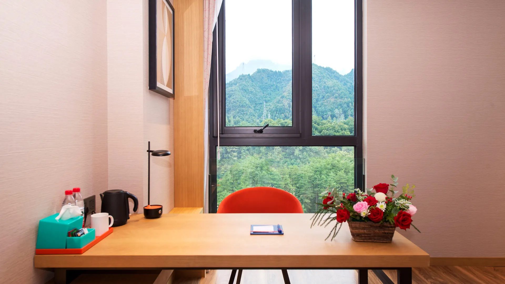 Holiday Inn Express Luanchuan By Ihg 3*,