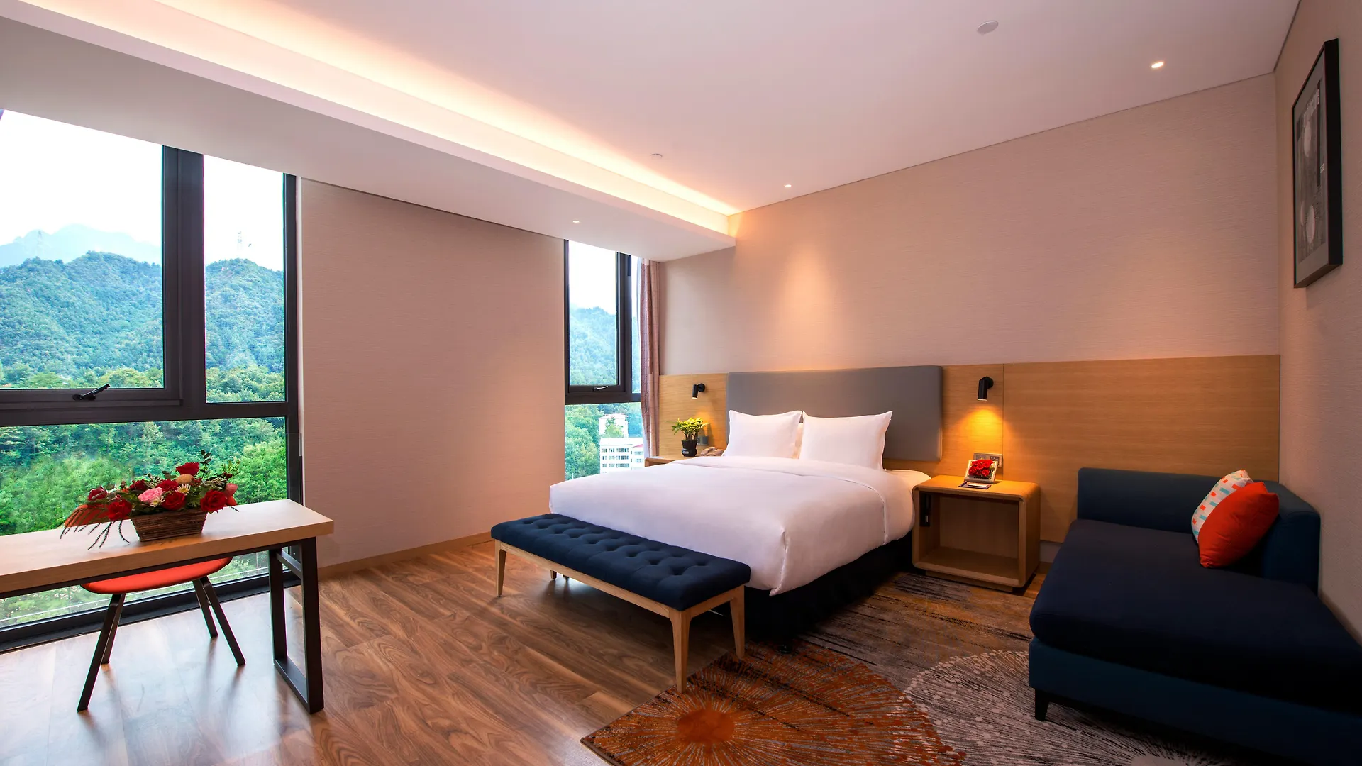Holiday Inn Express Luanchuan By Ihg 3*,  China