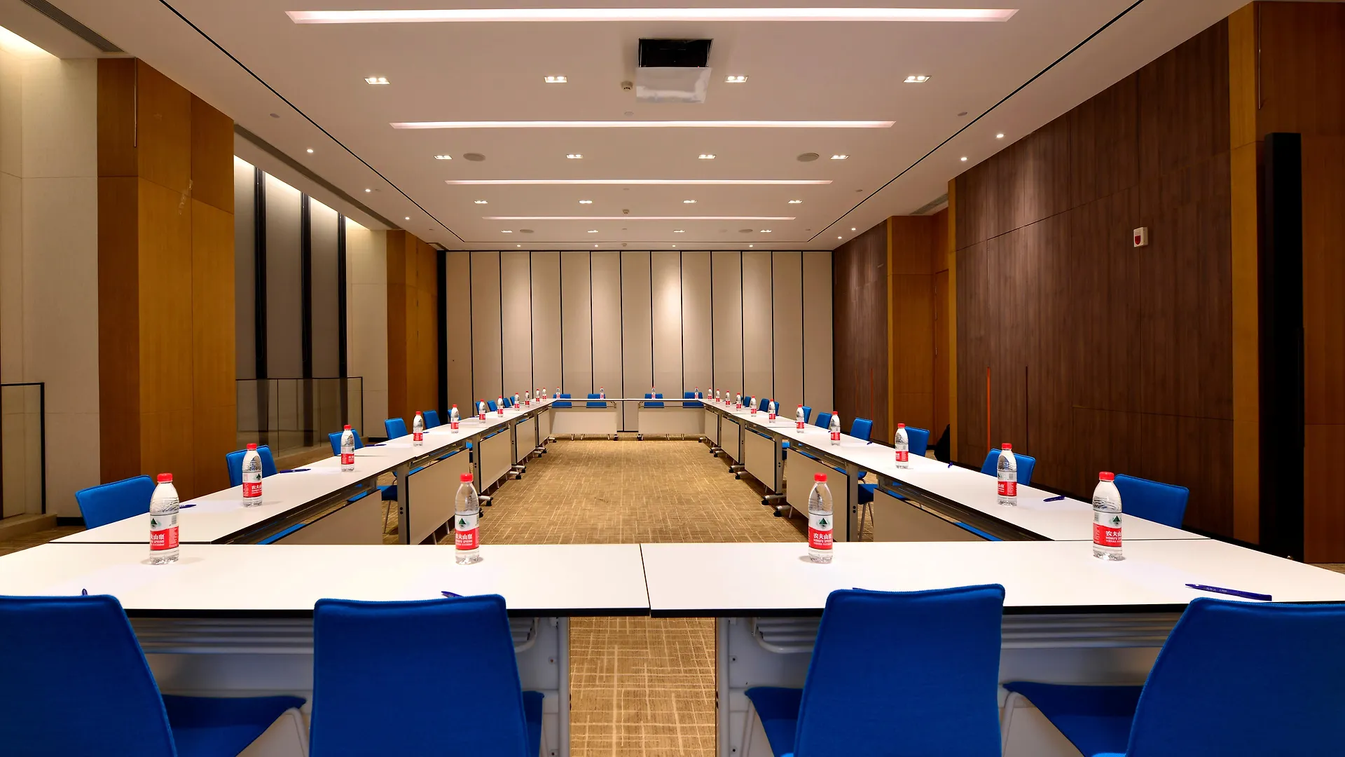 Holiday Inn Express Luanchuan By Ihg Resort